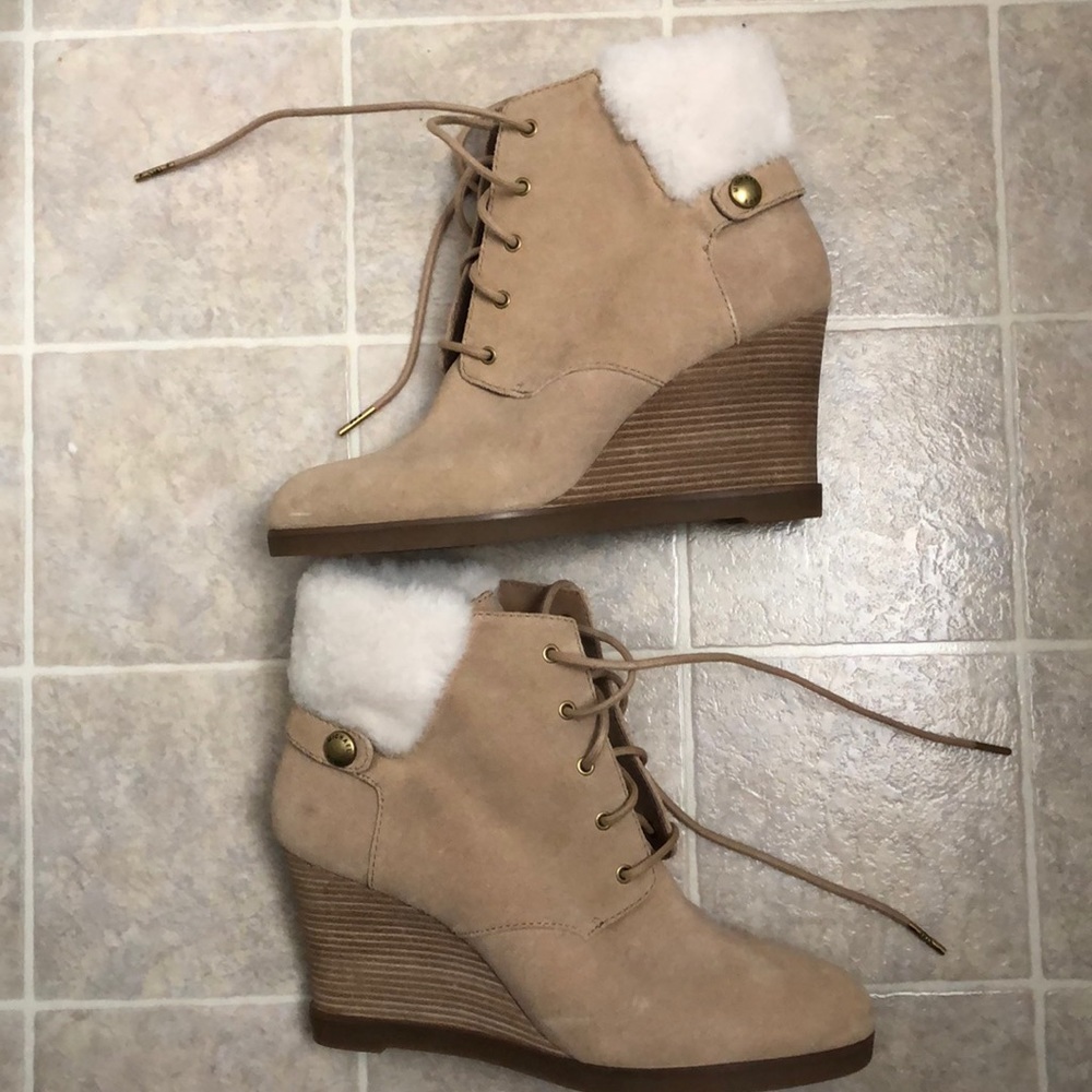 New Michael Kors Leather Wedge Heel Shoe in Tan - Picture 6 of 11